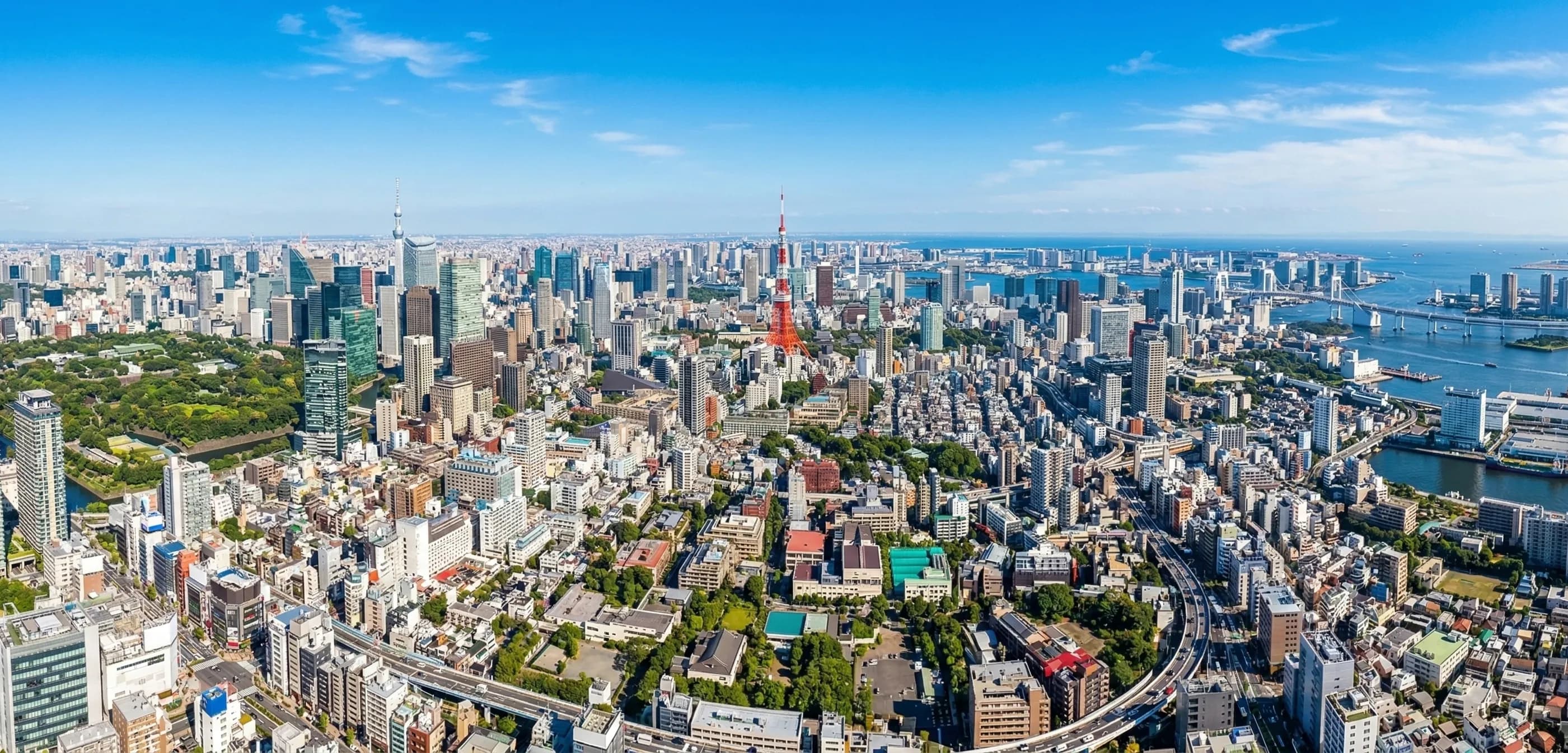 東京の都市景観(昼) ― テクノロジーと建設が融合する街